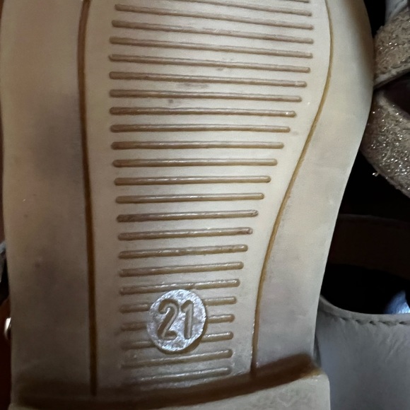 Almost new! Used only couple times summer sandals - Picture 3 of 3